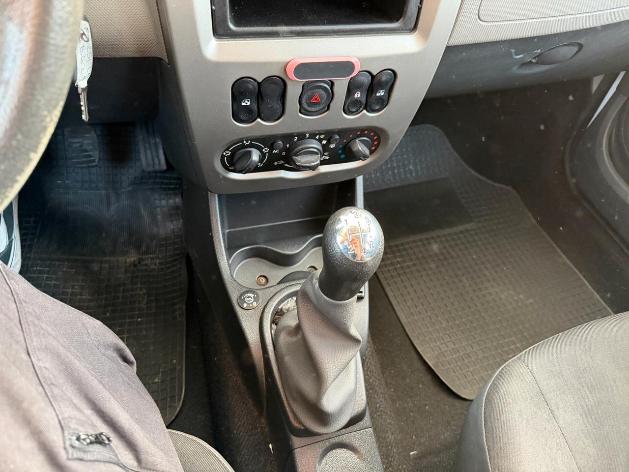 DACIA SANDERO ANNO 2012 1.2 BENZINA/GPL 75 CV