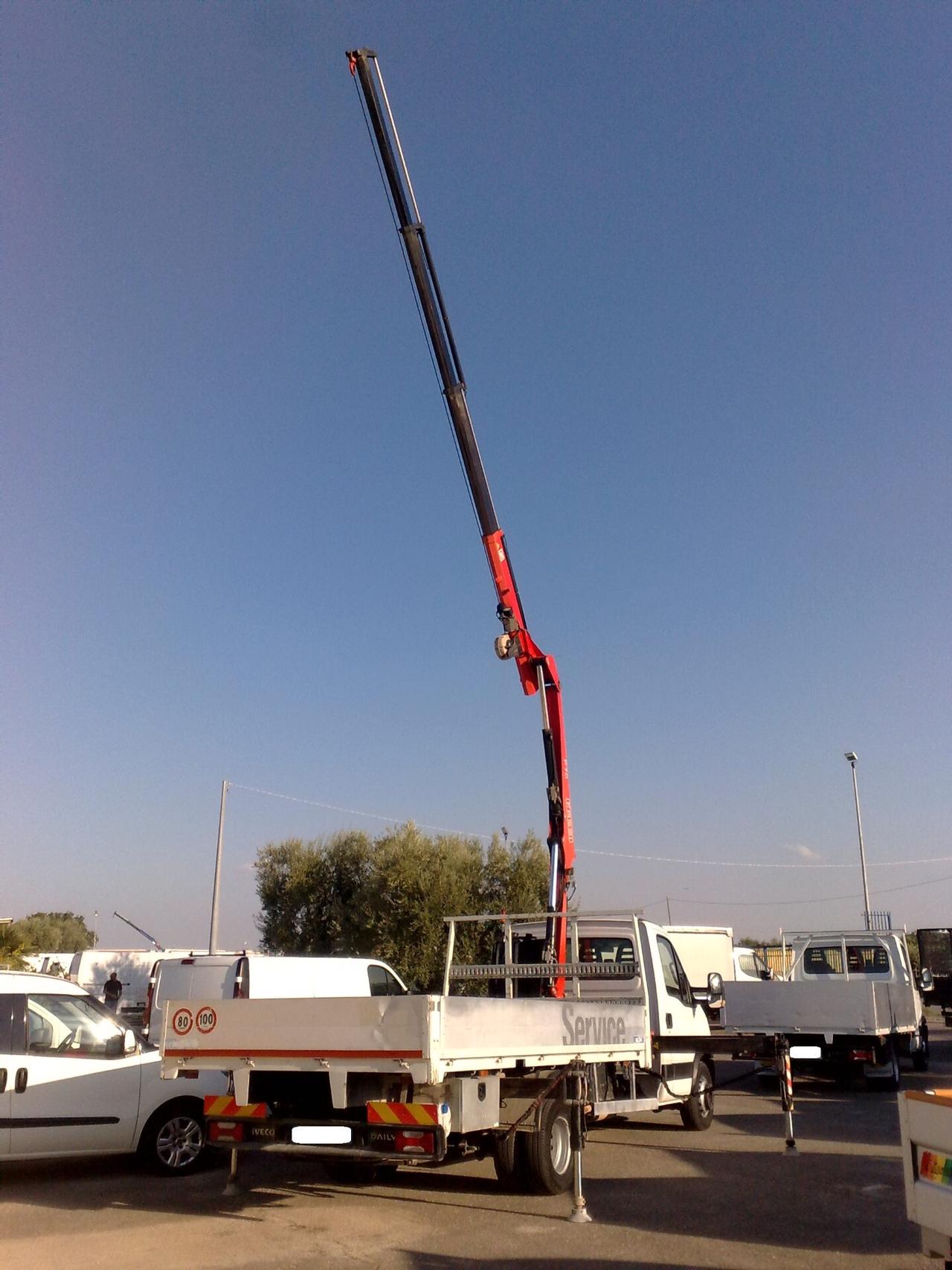 Iveco 65c17 3000cc cassone fisso con grù - 2013