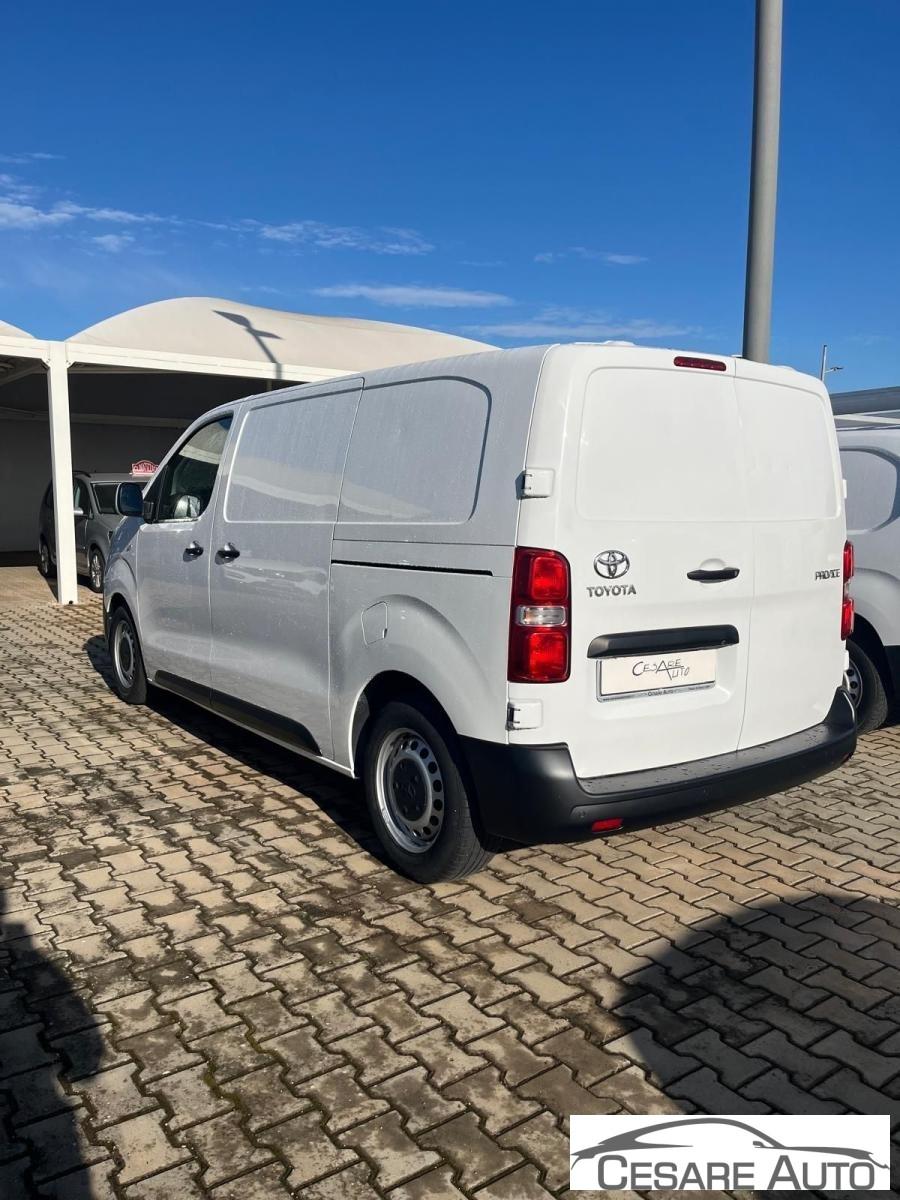 TOYOTA PROACE
