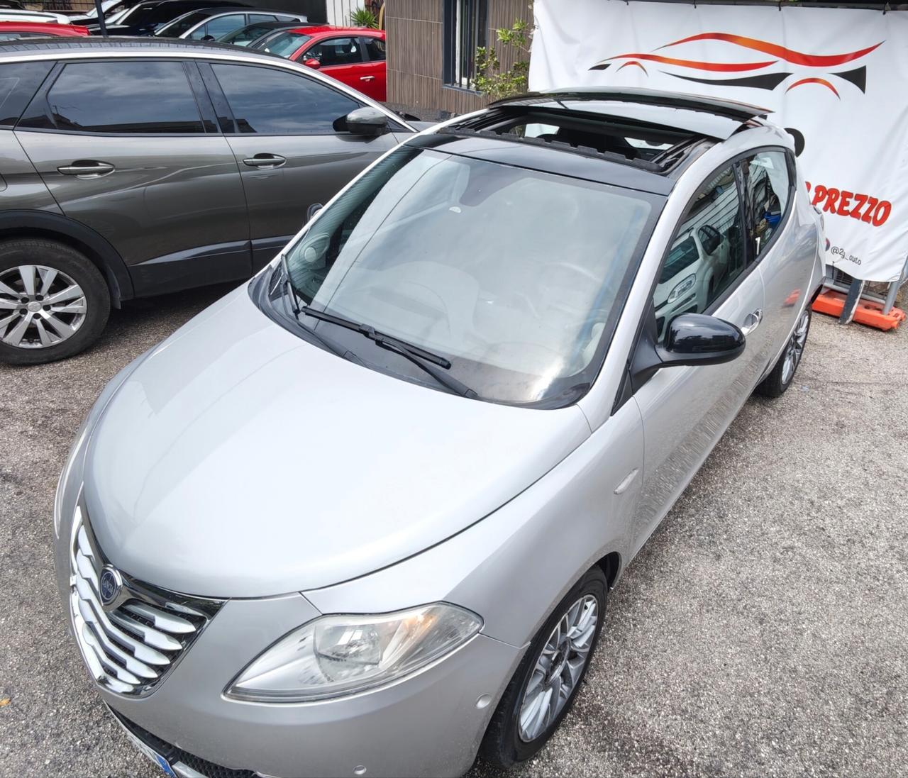 Lancia Ypsilon 1.3 MJT 95 CVfull Platinum tetto apribile