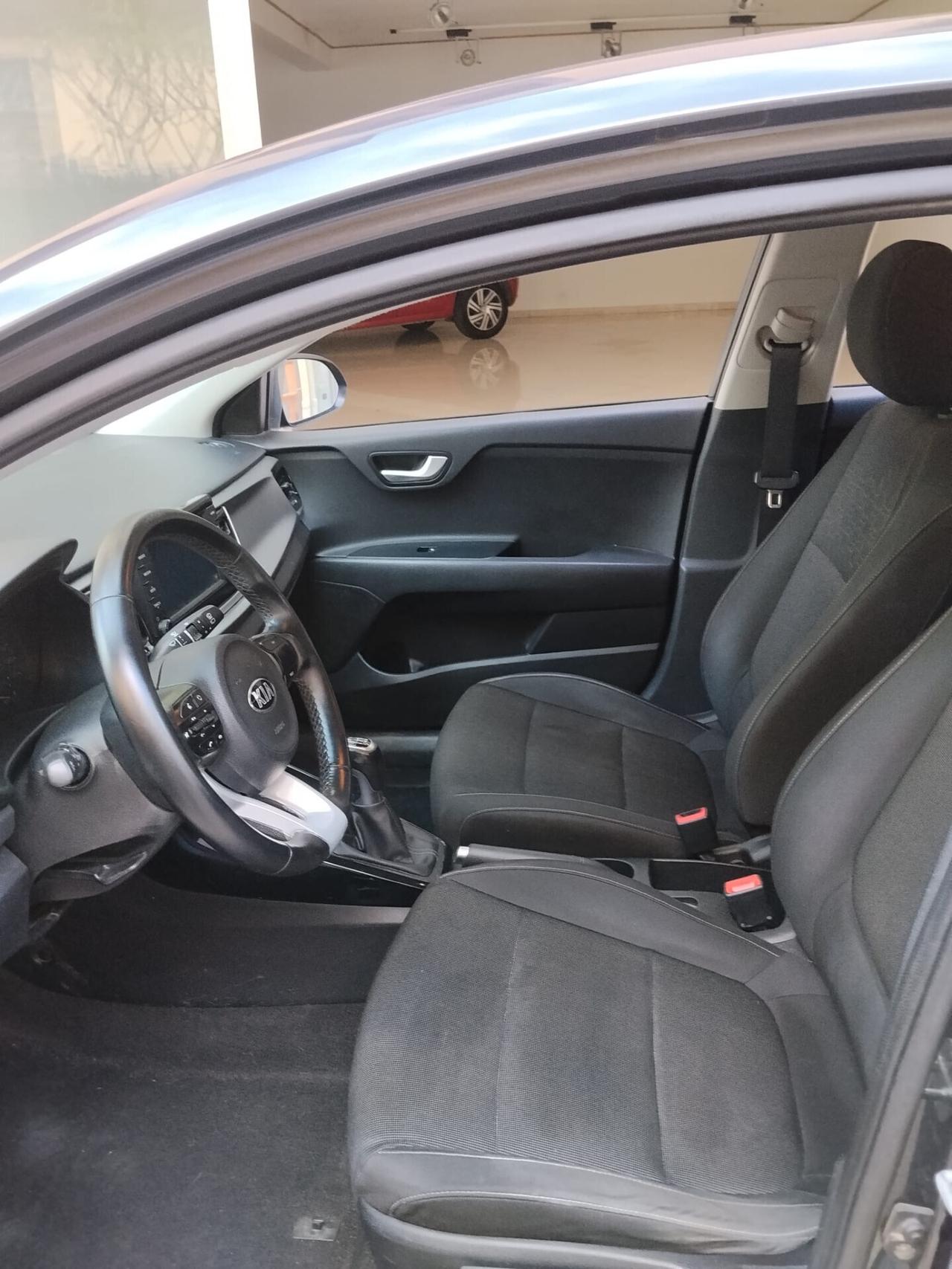 Kia Rio 1.4 DIESEL CON GANCIO TRAINO