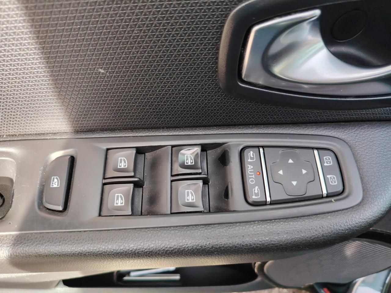 Renault Clio dCi 8V 90CV EDC Start&Stop 5 porte