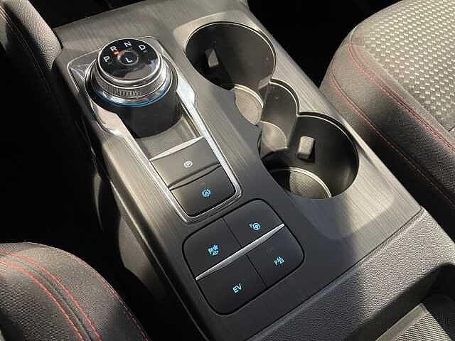 Ford Kuga 2.5 Hybrid 225CV CVT 2WD ST-Line (PHEV) -