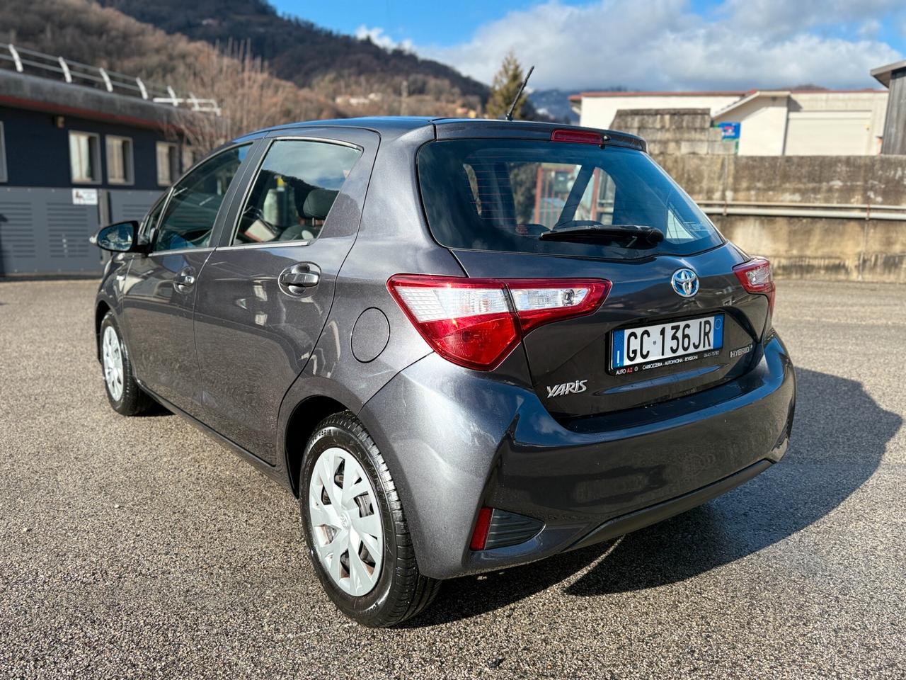 Toyota Yaris 1.5 Hybrid 5 porte Business 73cv