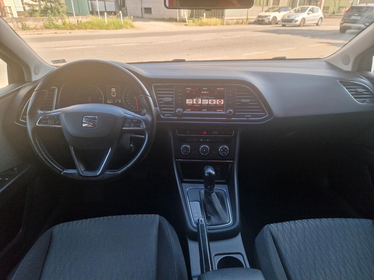 SEAT Leon ST 1.6tdi 110cv DSG Style Business / NAVI / FARI LED