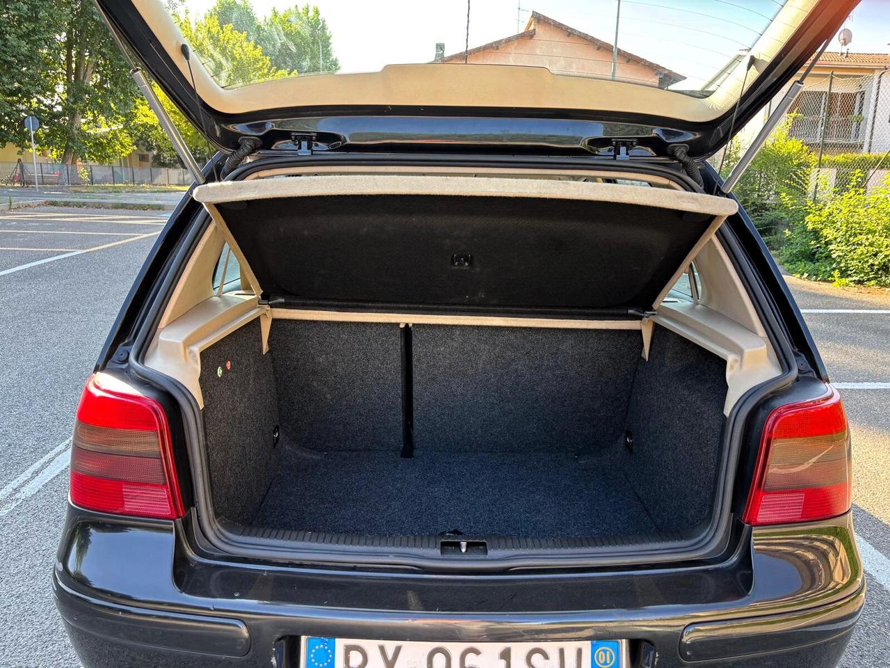 Volkswagen Golf 1.6 16v Aut. Highline ASI