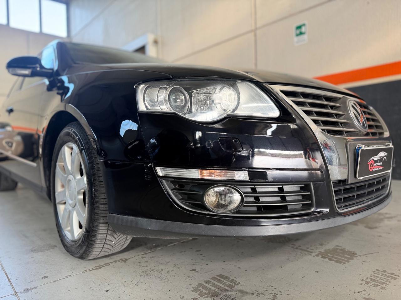Volkswagen Passat 2.0 TDI DPF DSG Highline NEOPATENTATI