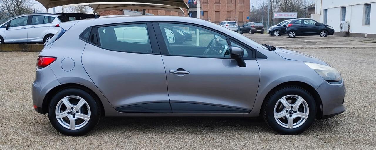 Renault Clio 1.2 75CV 5 porte Costume National