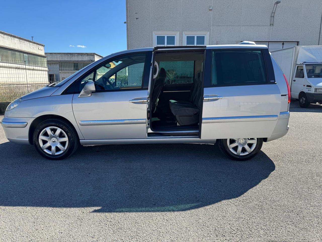 Peugeot 807 2.0 HDi. 5 Posti omologato per 8