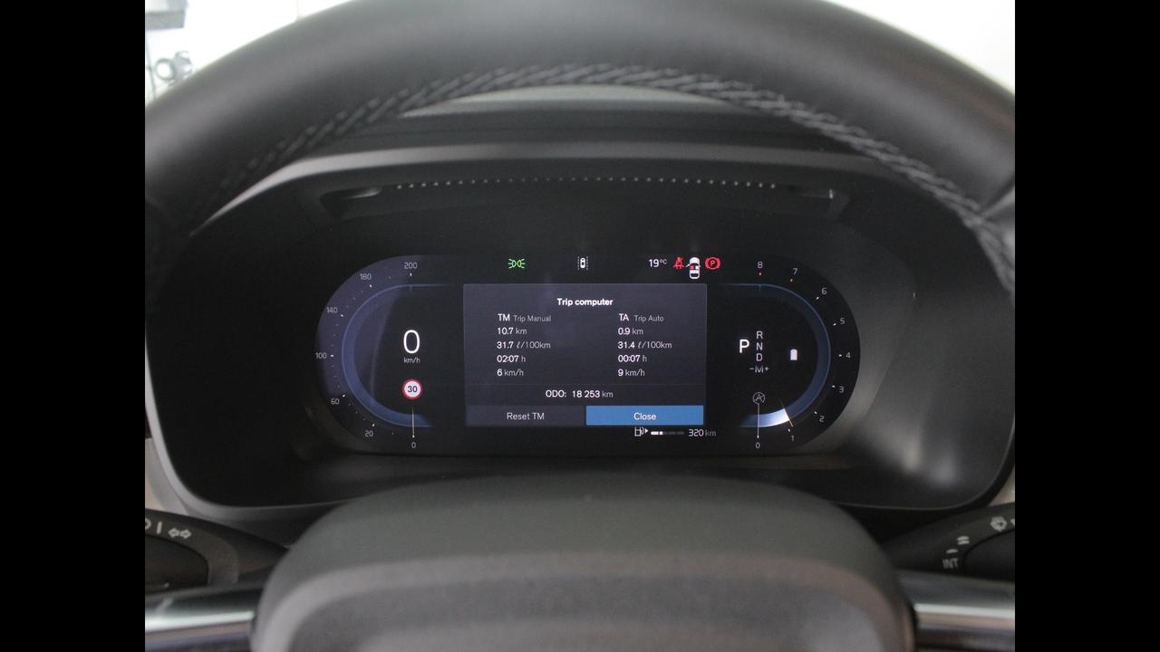 VOLVO XC40 2023 - XC40 2.0 b3 Core auto