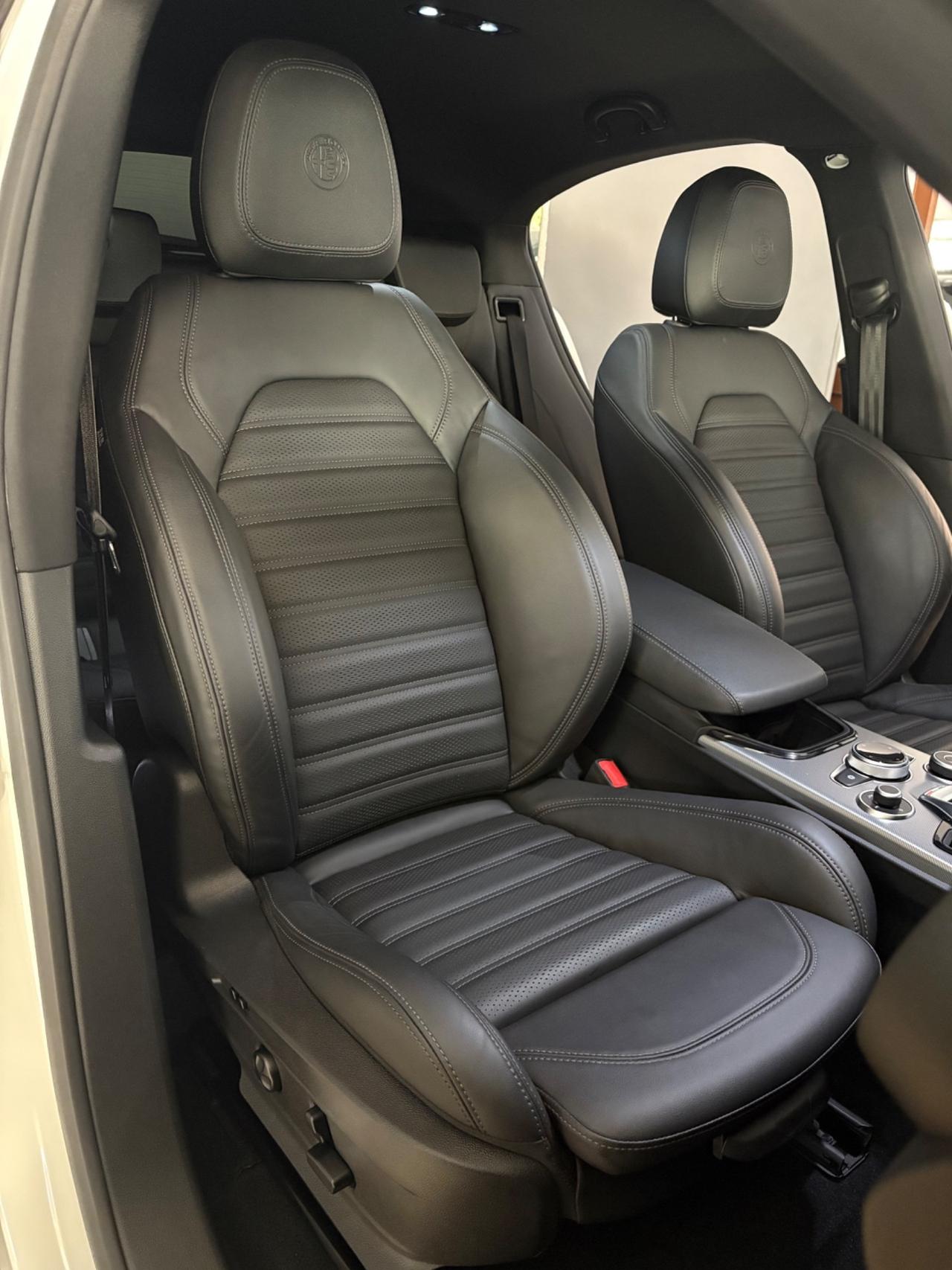 Alfa Romeo Stelvio 2.2 Q4 210 CV AT8 Veloce