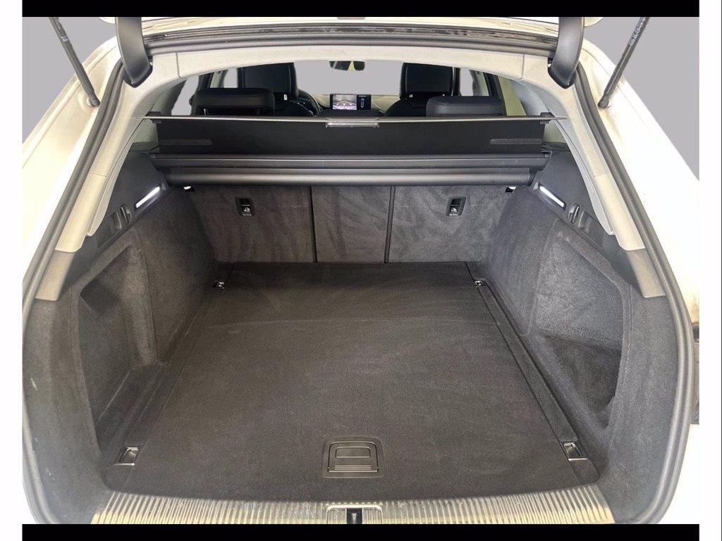 AUDI A4 allroad 40 2.0 tdi mhev identity contrast quattro 204cv s-tronic del 2024