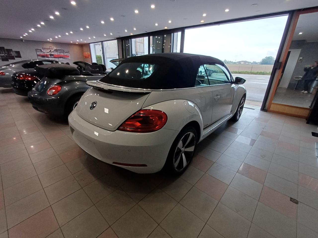 Volkswagen Maggiolino Cabrio 1.2 TSI CUP adatta a neopatentati