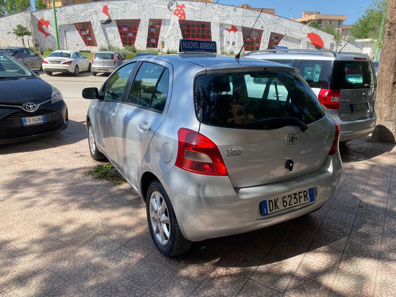 Toyota Yaris 1.0 5 porte Sol