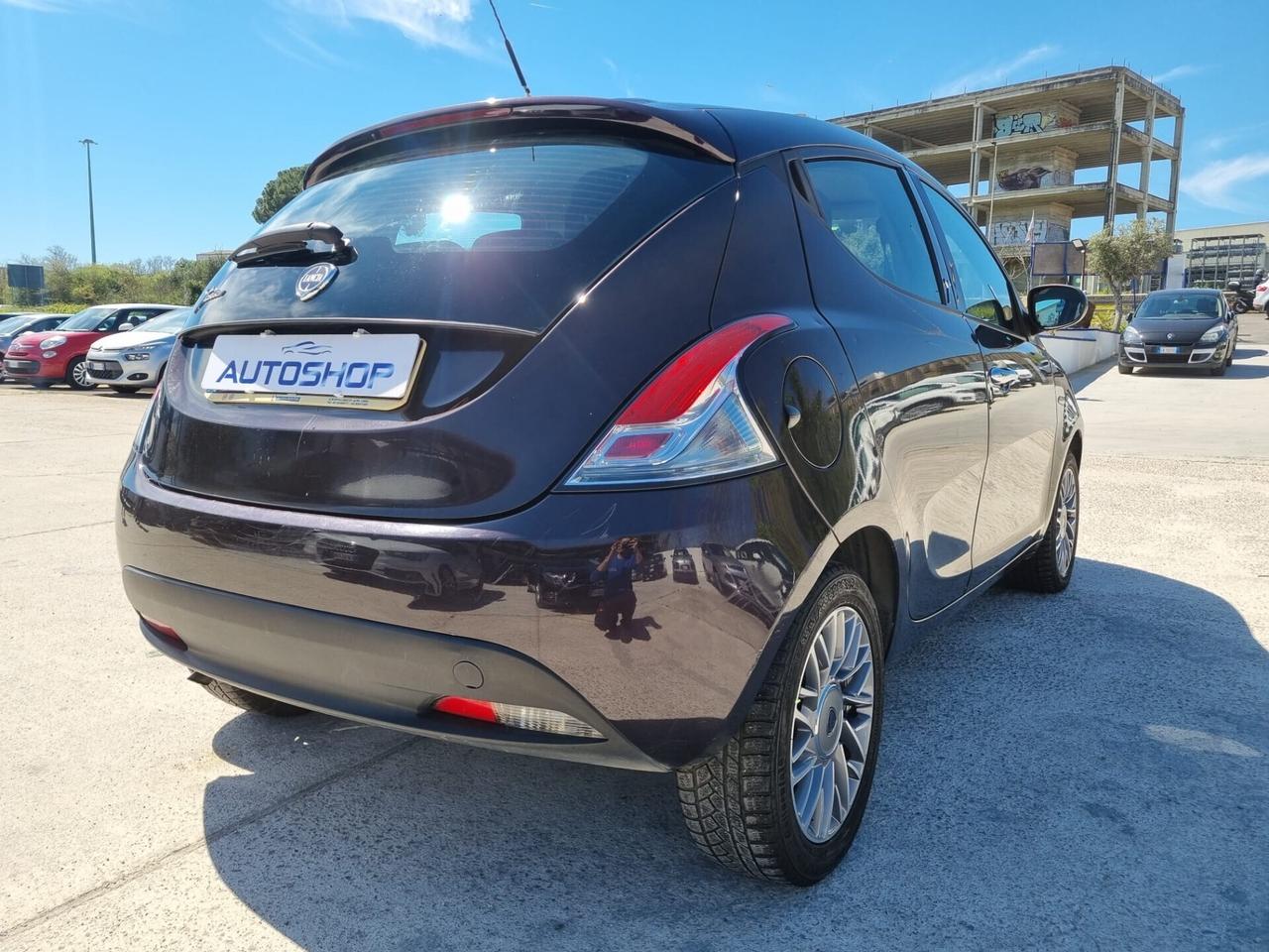 Lancia Ypsilon 1.2 69 CV 5 porte Gold