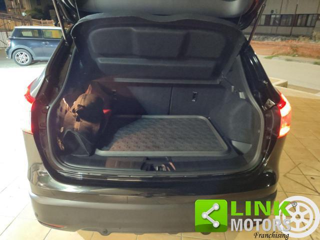 NISSAN Qashqai 1.5 dCi N-Connecta
