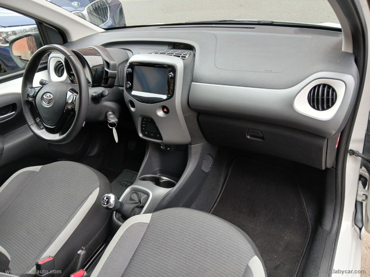 TOYOTA Aygo Connect 1.0 VVT-i 72 CV 5p. x-cool