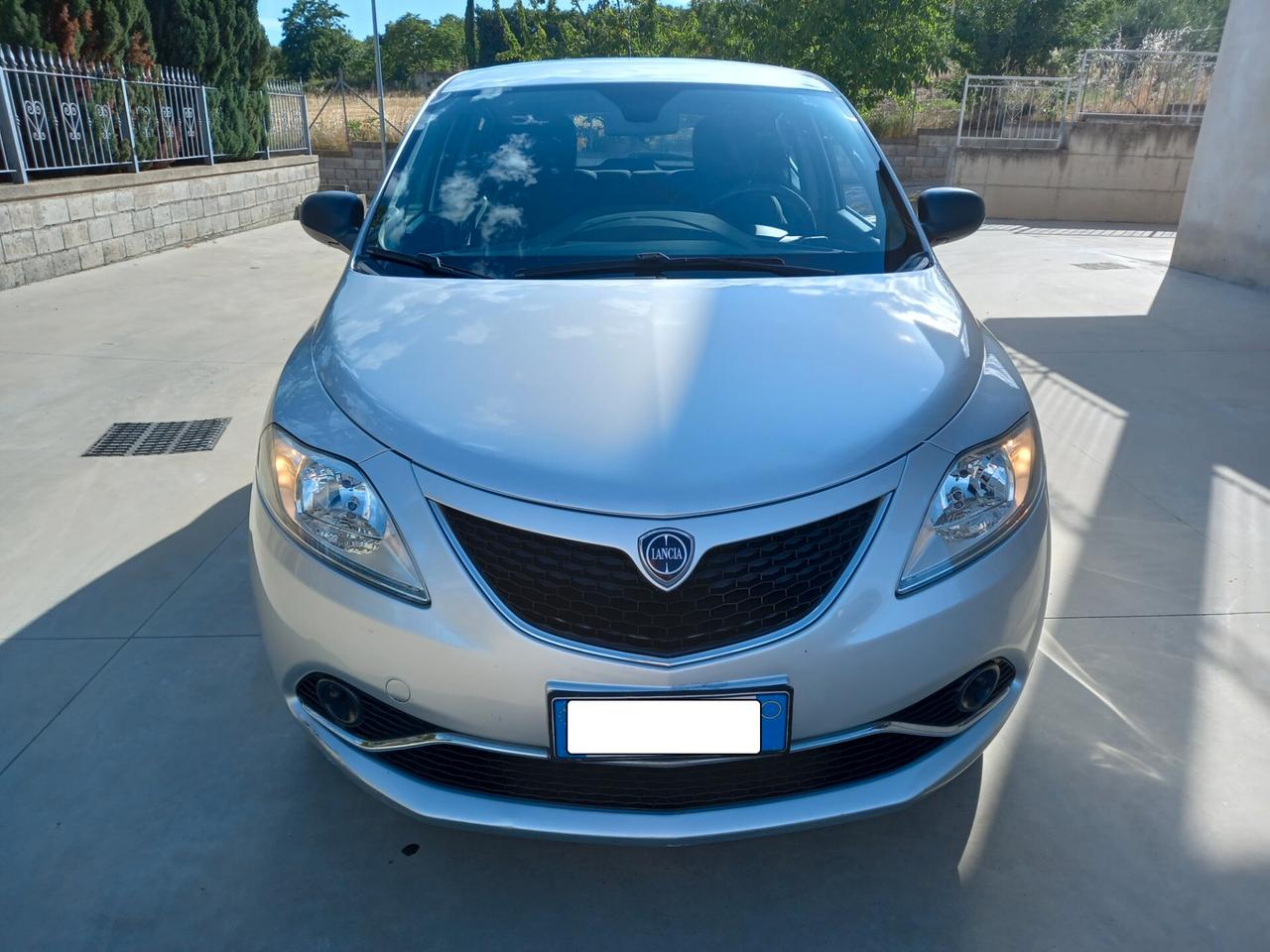 Lancia Ypsilon 1.2 69 CV 5 porte Gold