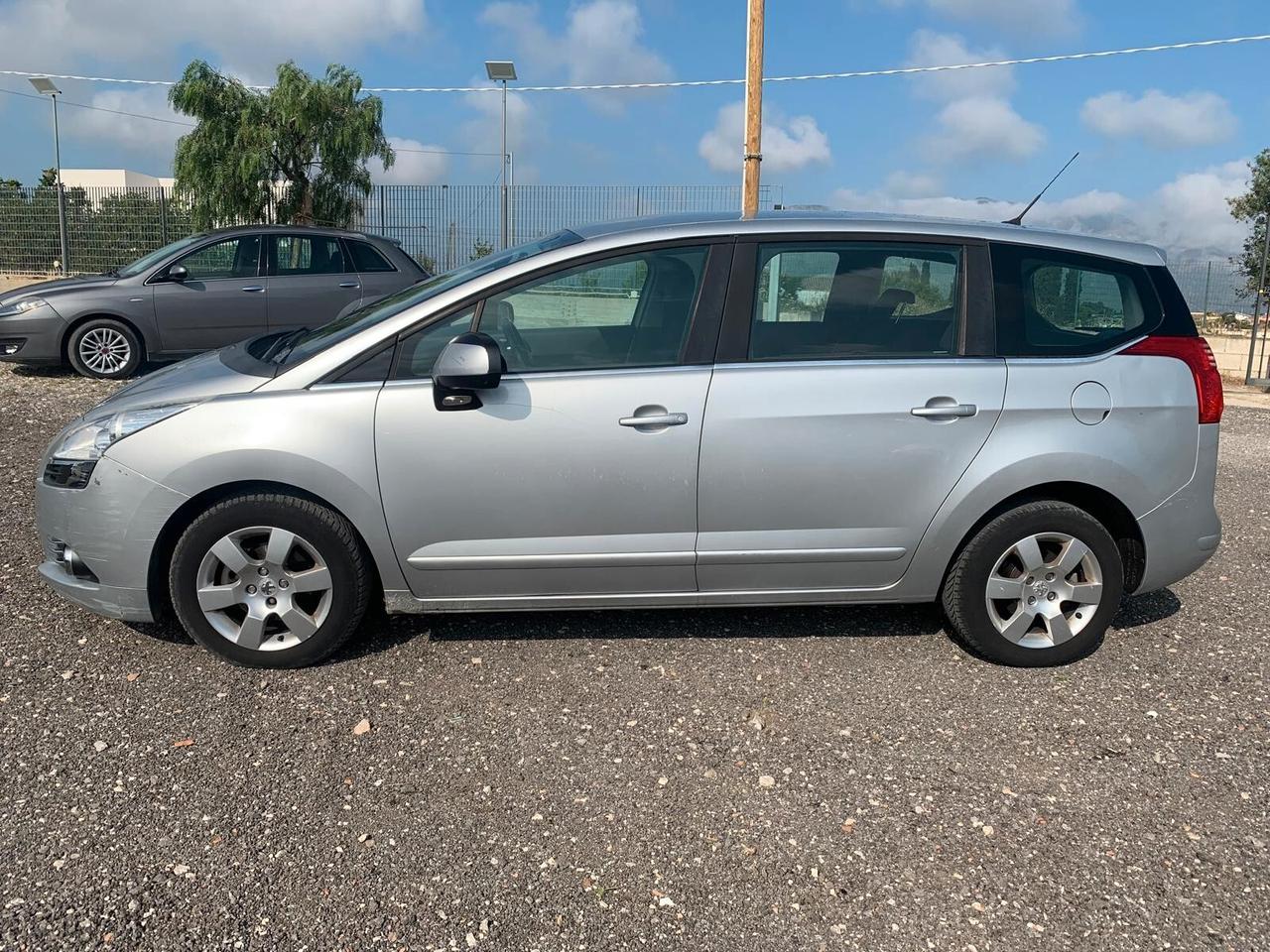 Peugeot 5008 1.6 HDi 112CV Premium