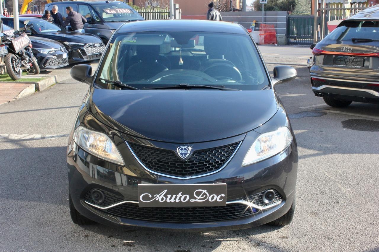 Lancia Ypsilon 1.2 69 CV 5 porte Silver POCHISSIMI KM!