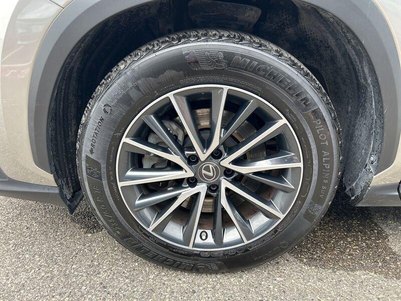 Lexus NX Plug-in 4WD Premium IVA ESPOSTA COMPRESA GARANZIA LEXUS FINO AL 2032