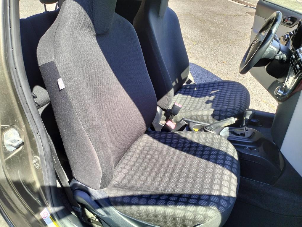 Toyota iQ 1.3 executive cvt E5