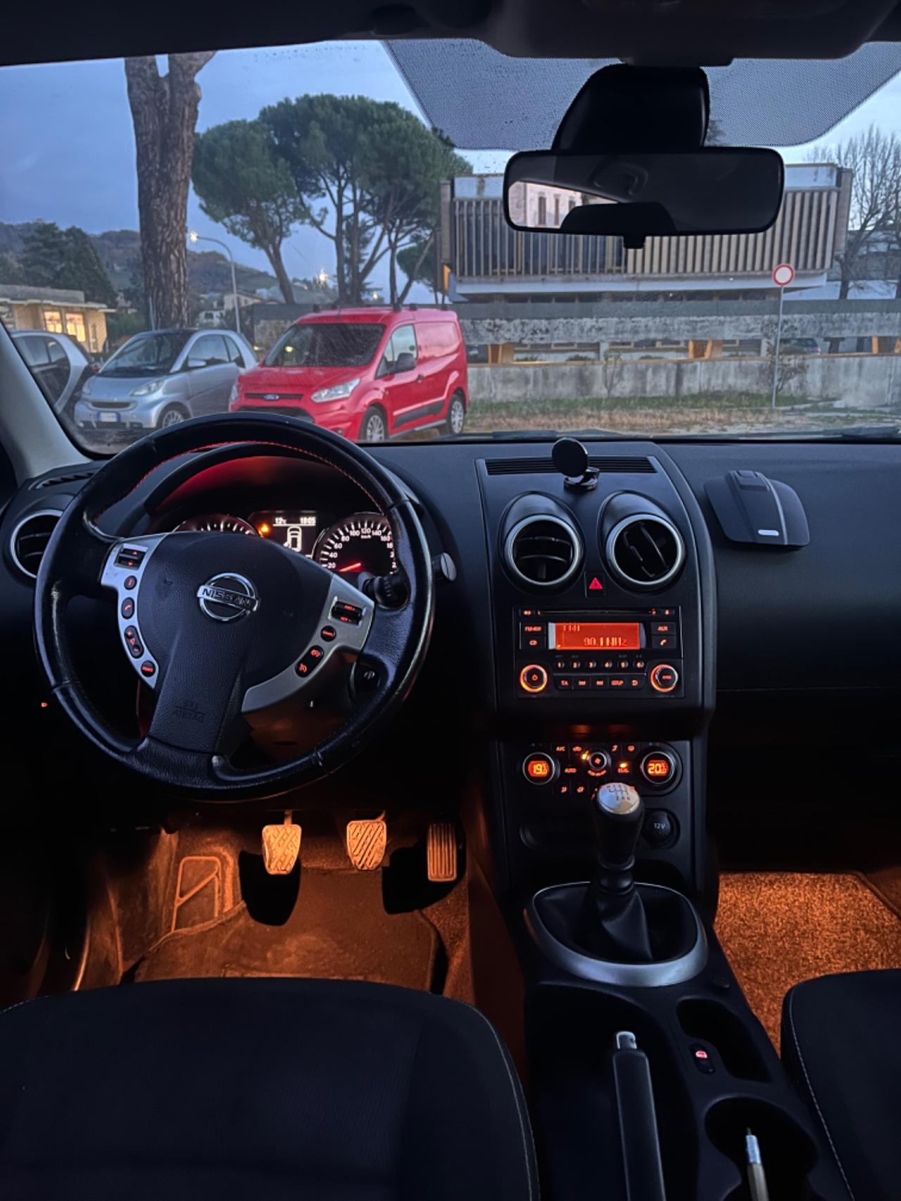 Nissan Qashqai 1.5 dCi PERFETTA SI NEOPATENTATI