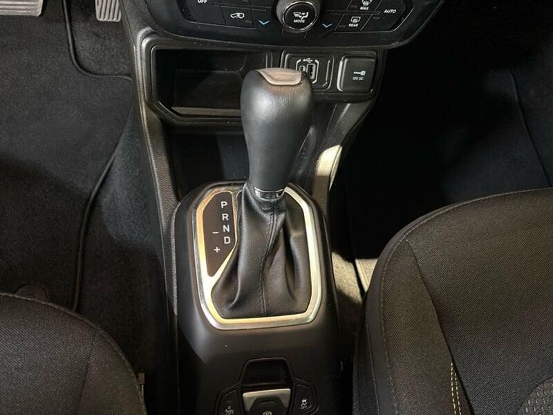 Jeep Renegade e-Hybrid 1.5 T4 MHEV 130cv Summit DDCT
