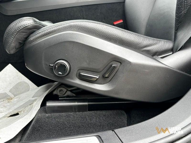 Volvo XC60 B4 automatico Plus Dark