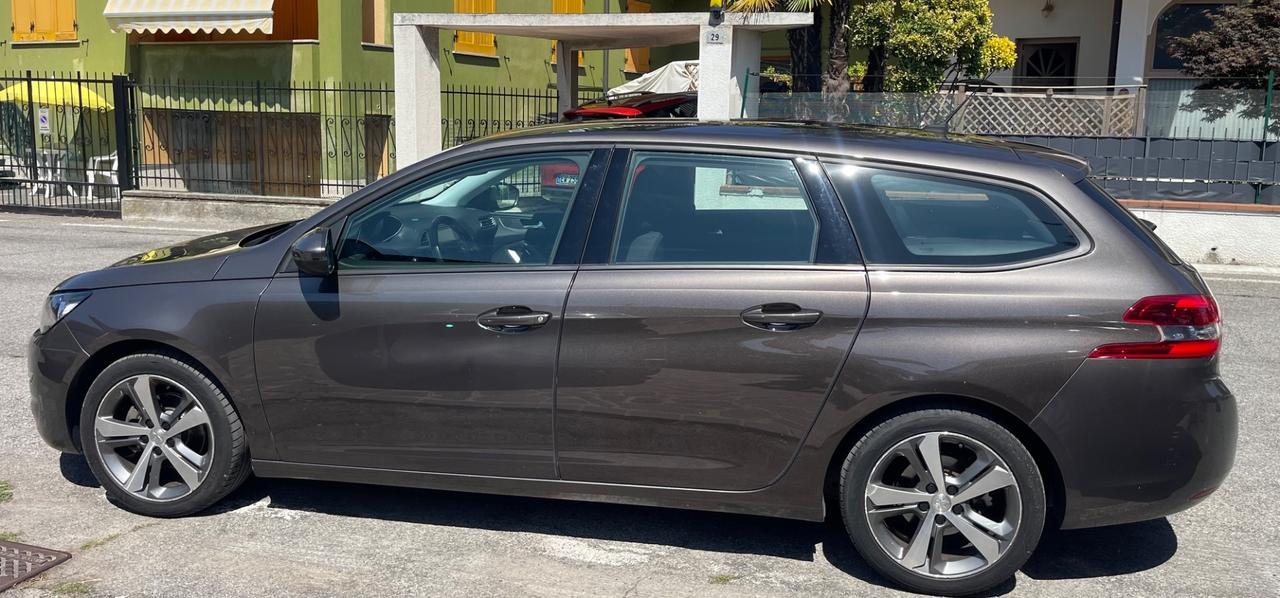Peugeot 308 PureTech Turbo 130 S&S SW Allure