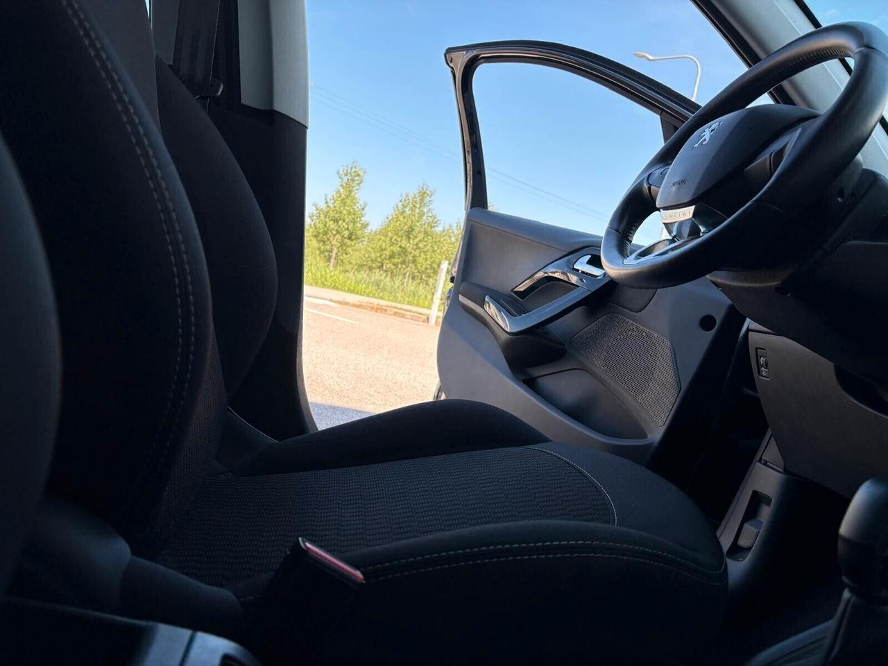 Peugeot 208 ACTIVE BlueHDi 100 5 p. 80000 KM