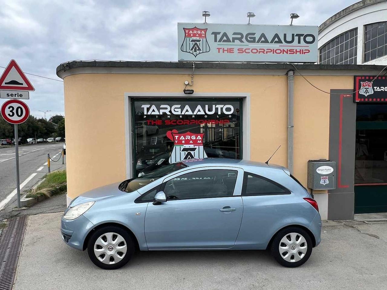 Opel Corsa 1.2 3 porte Club