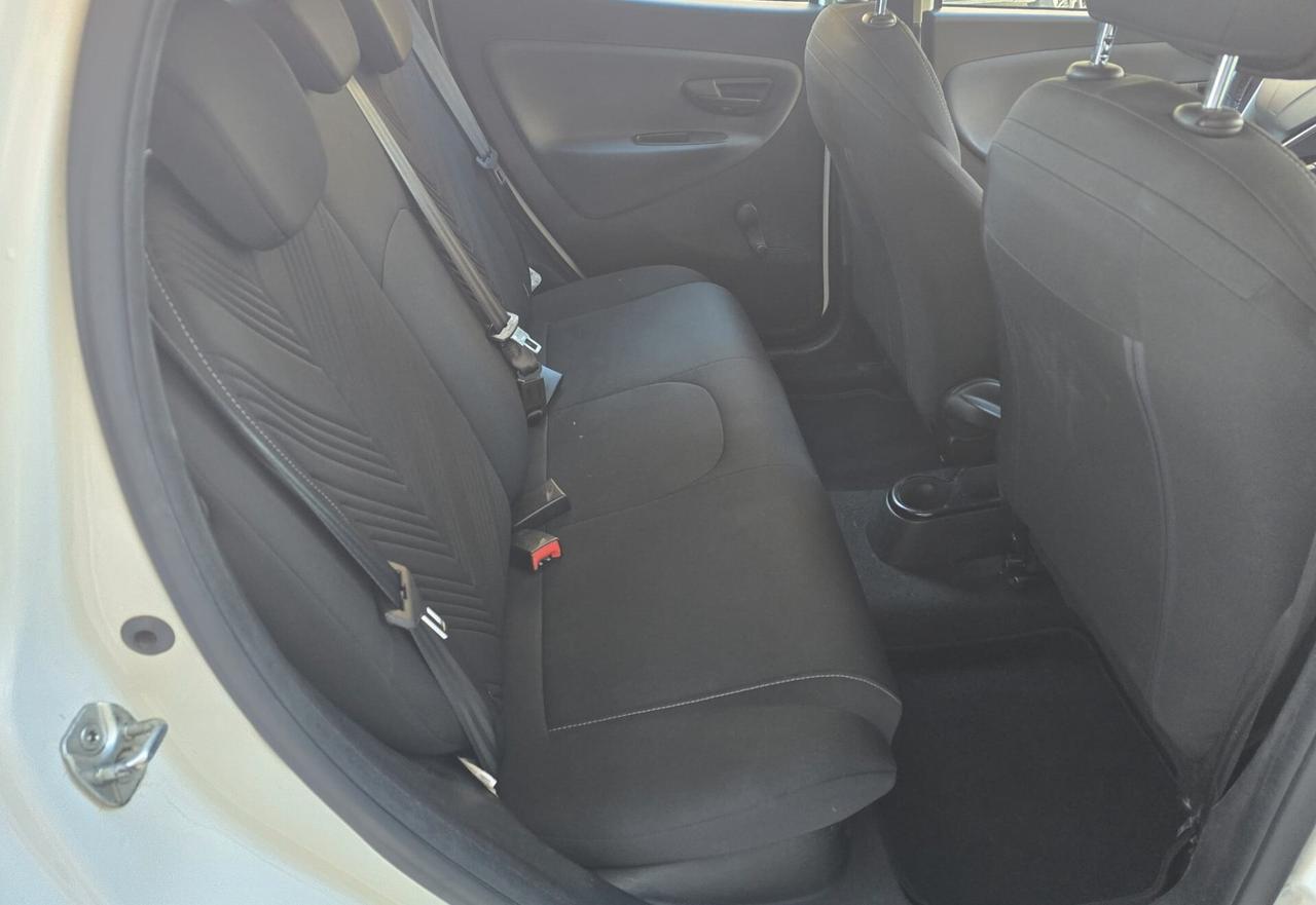 Lancia Ypsilon 1.0 FireFly 5 porte Hybrid Gold