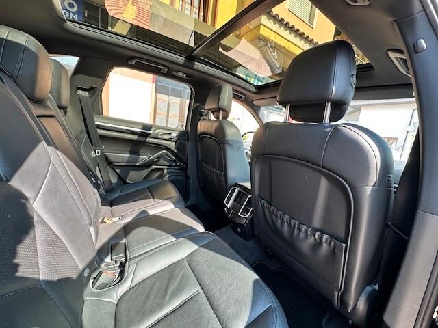 Porsche Cayenne 3.0 Diesel IVA ESPOSTA service Porsche Uni pro.
