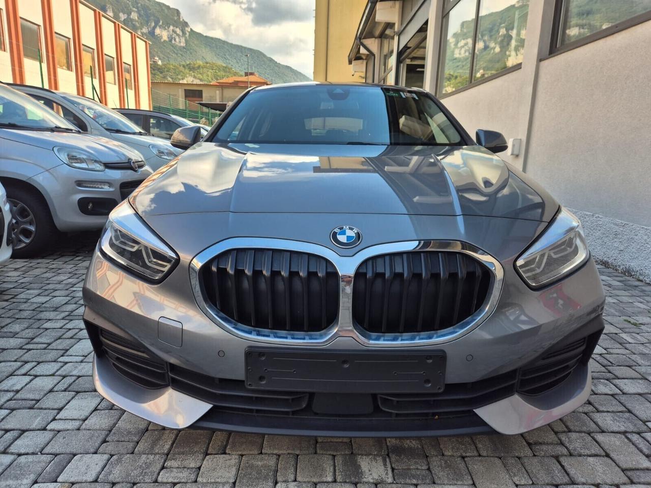 Bmw 116d 5p. CAMBIO AUTOMATICO OK NEOPATENTATI