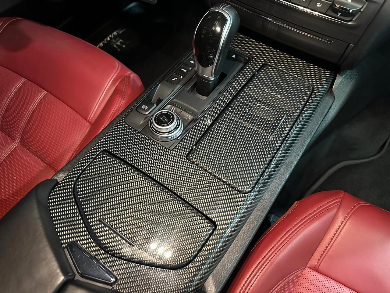 Maserati Ghibli V6 430 CV Q4 Gransport