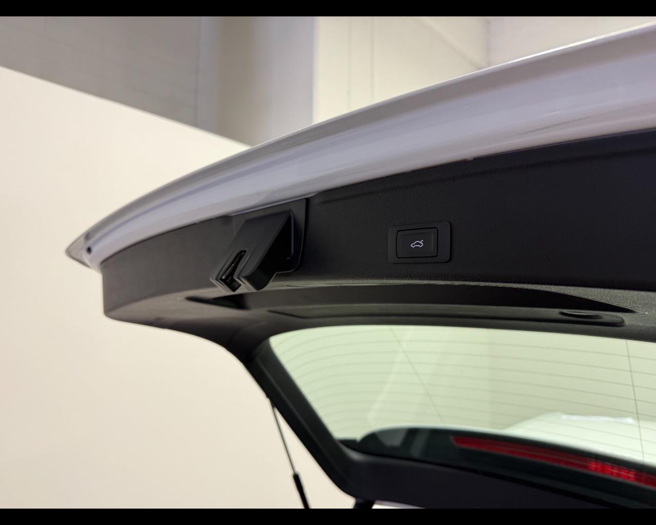 AUDI A4 AVANT 40 TDI MHEV S-TRONIC BUSINESS ADVANCED