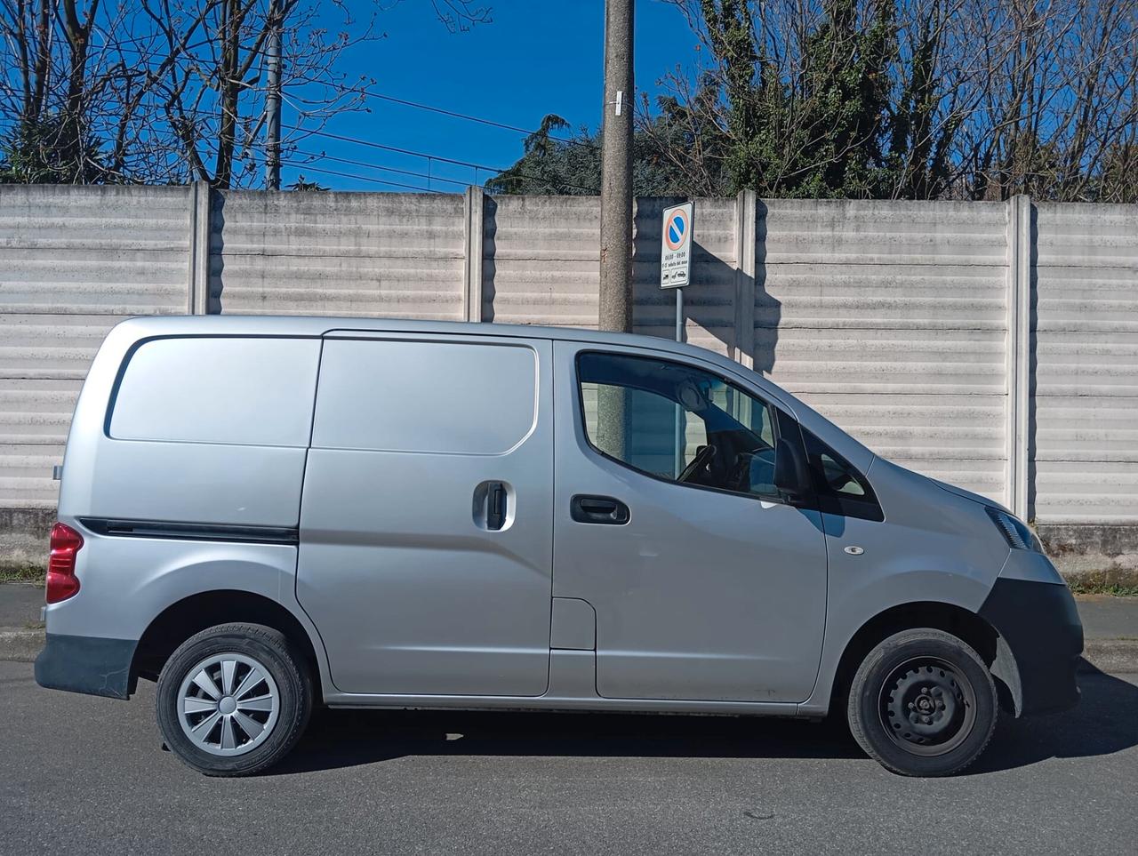 Nissan nv200 1.5 d autocarro valuto permute