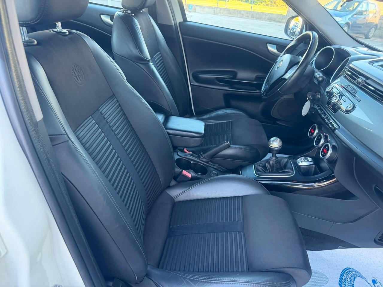 Alfa R. Giulietta 1.6 JTDm-2 105 CV Distinctive