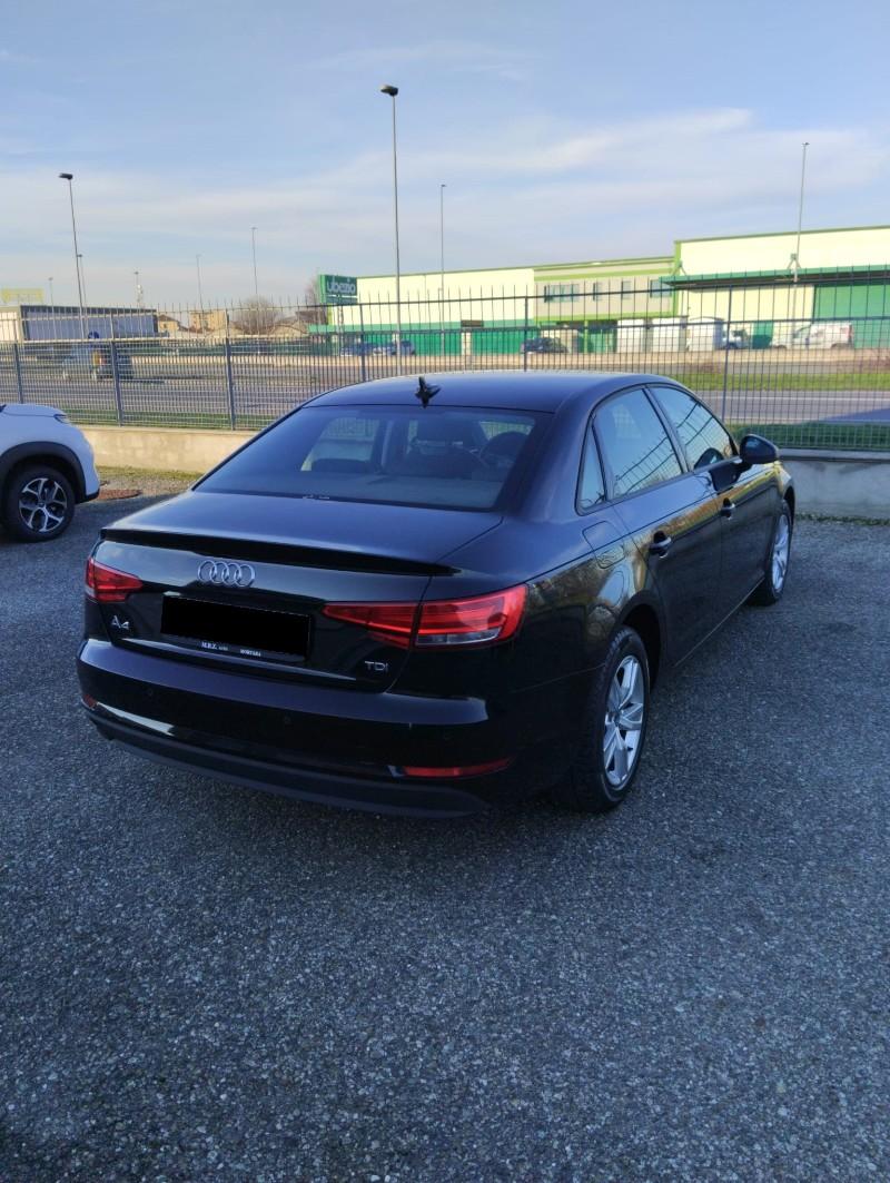 AUDI A4 2.0 TDI 150 CV S tronic Business