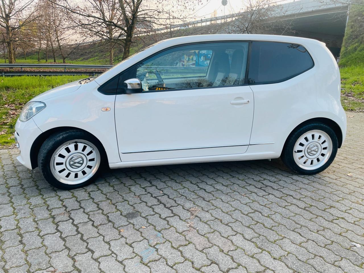 Volkswagen up! 1.0 75 CV 3p. high