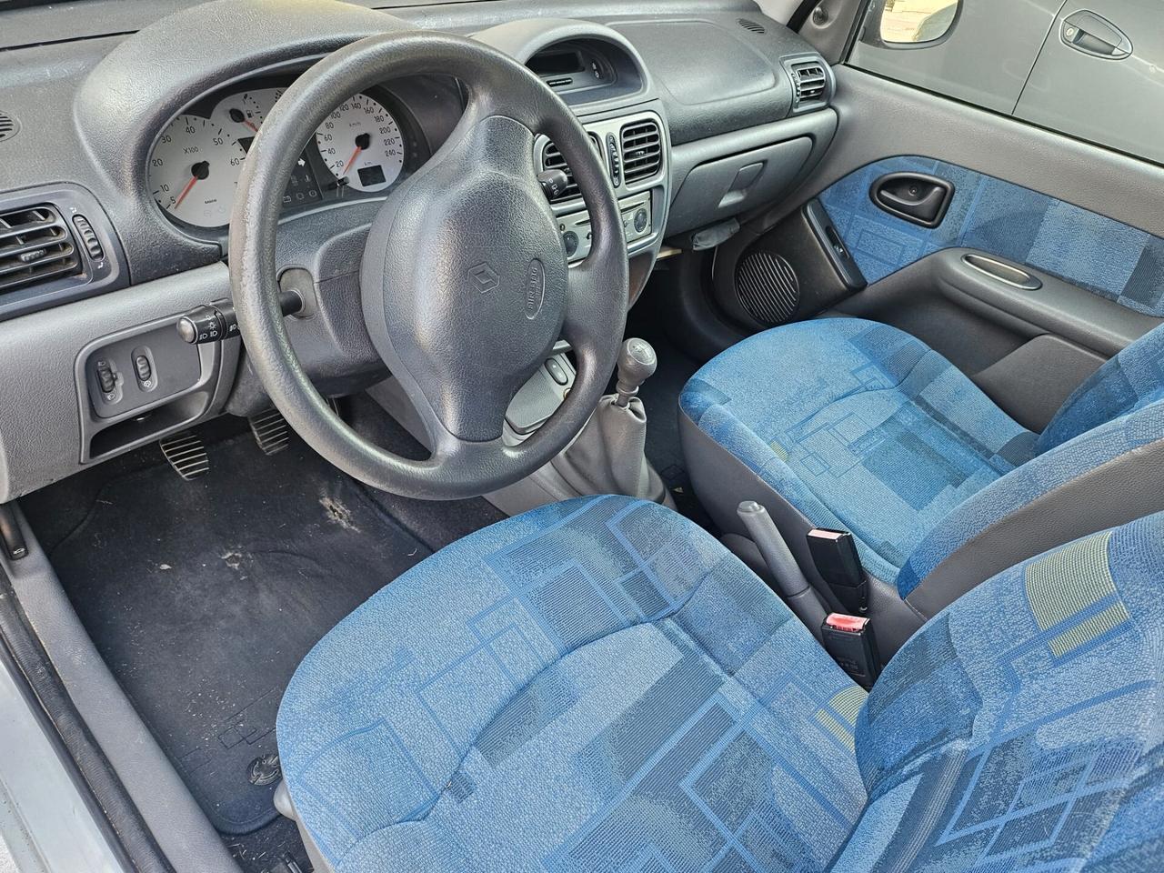 Renault Clio 1.2 cat 5 porte NEOPATENTATI