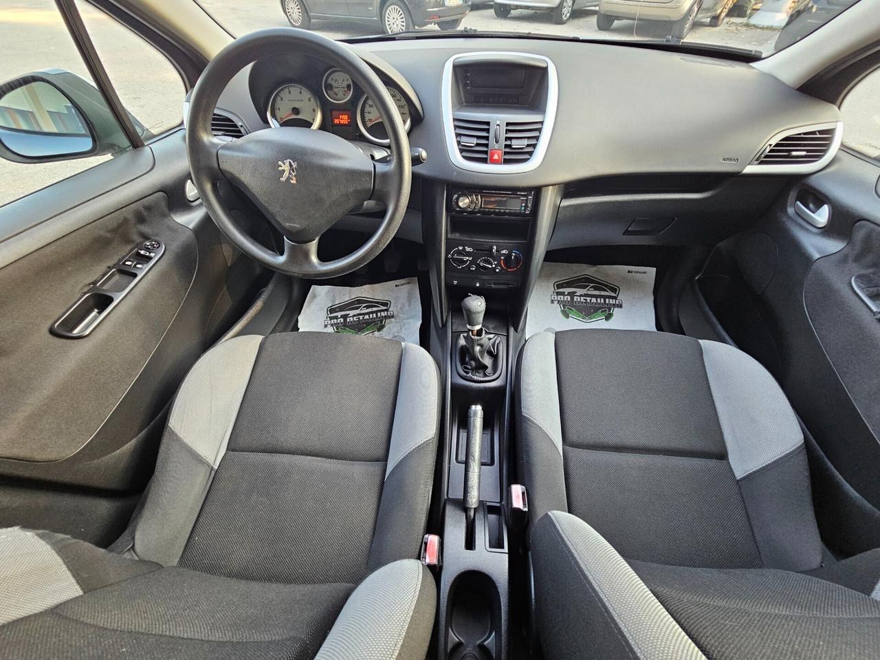 Peugeot 207 1.4 8V 75CV 5p. GPL