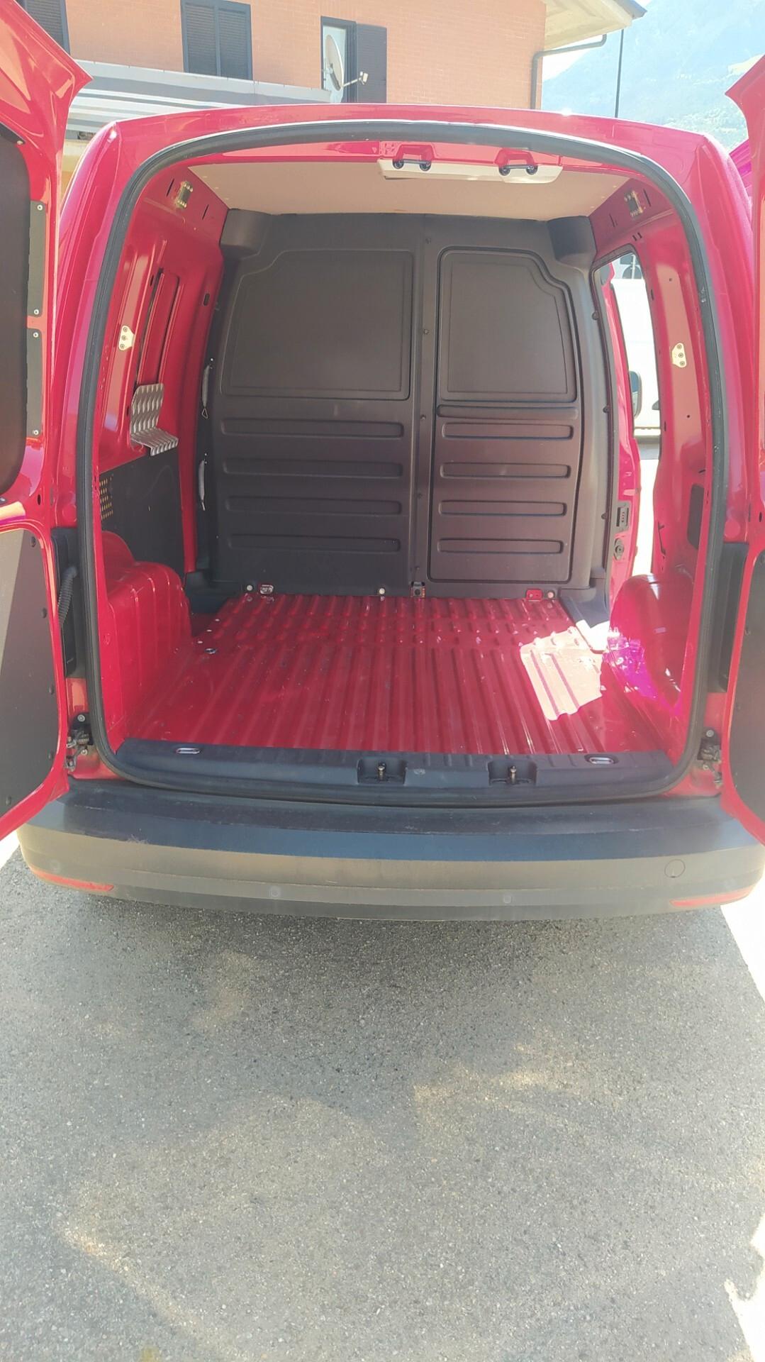 VOLKSWAGEN CADDY 4X4 TDI