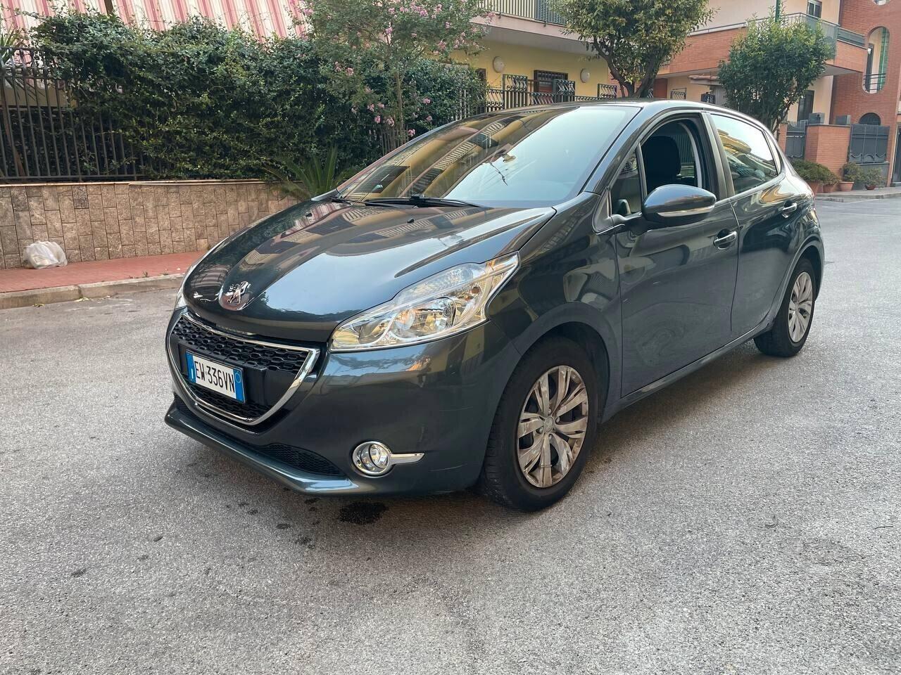 Peugeot 208 2014 1.2 82cv