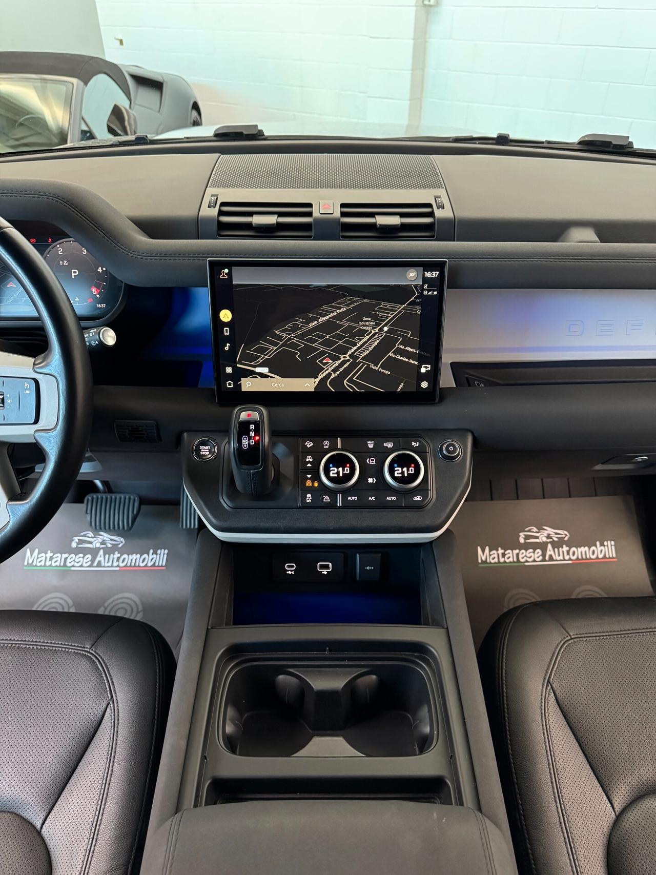 Land Rover Defender 90 SE D200 AWD 3.0cc 200cv Assetto regolabile Navi (PREZZO + IVA)