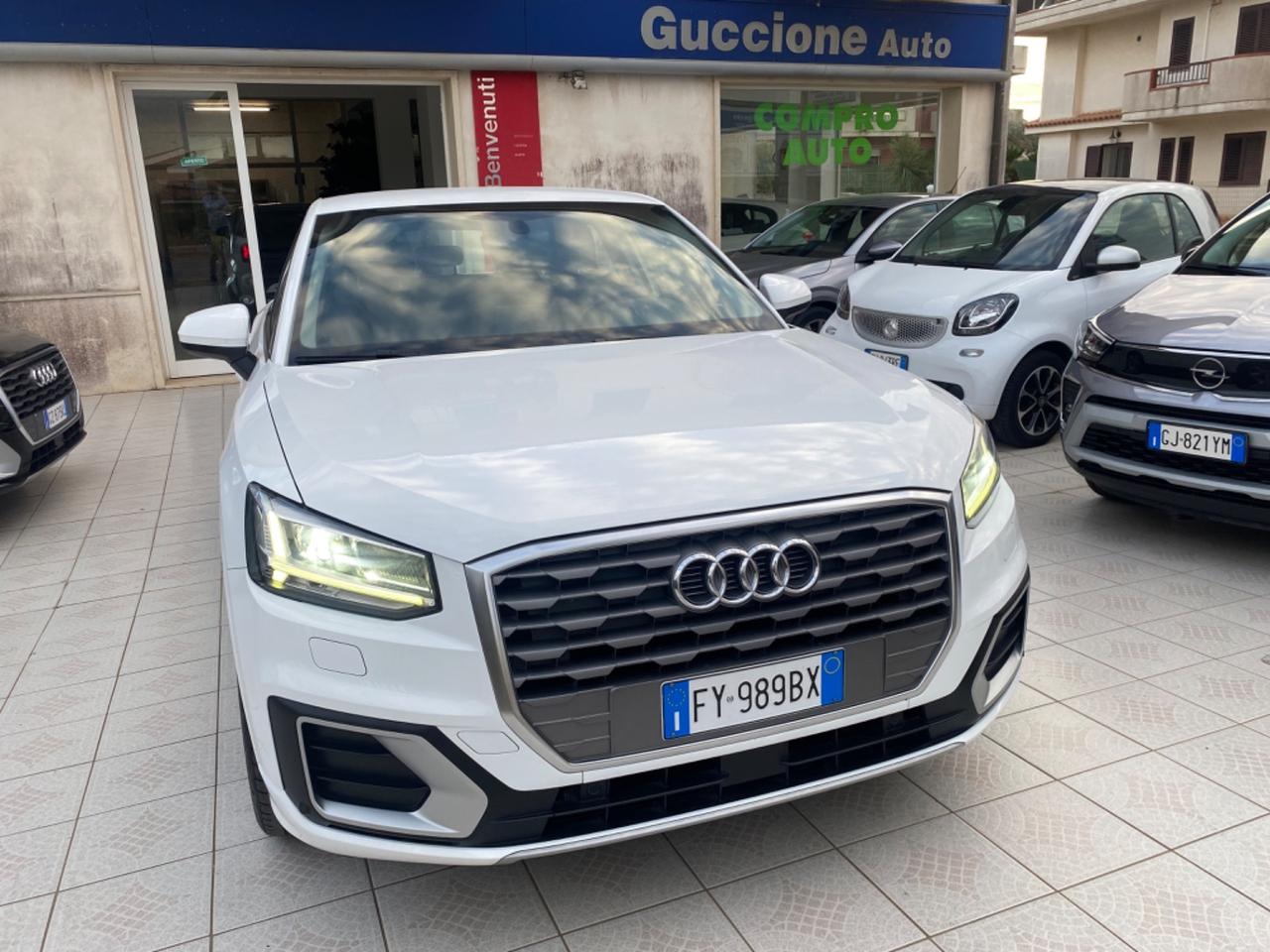 Audi Q2 30 TDI Identity Black
