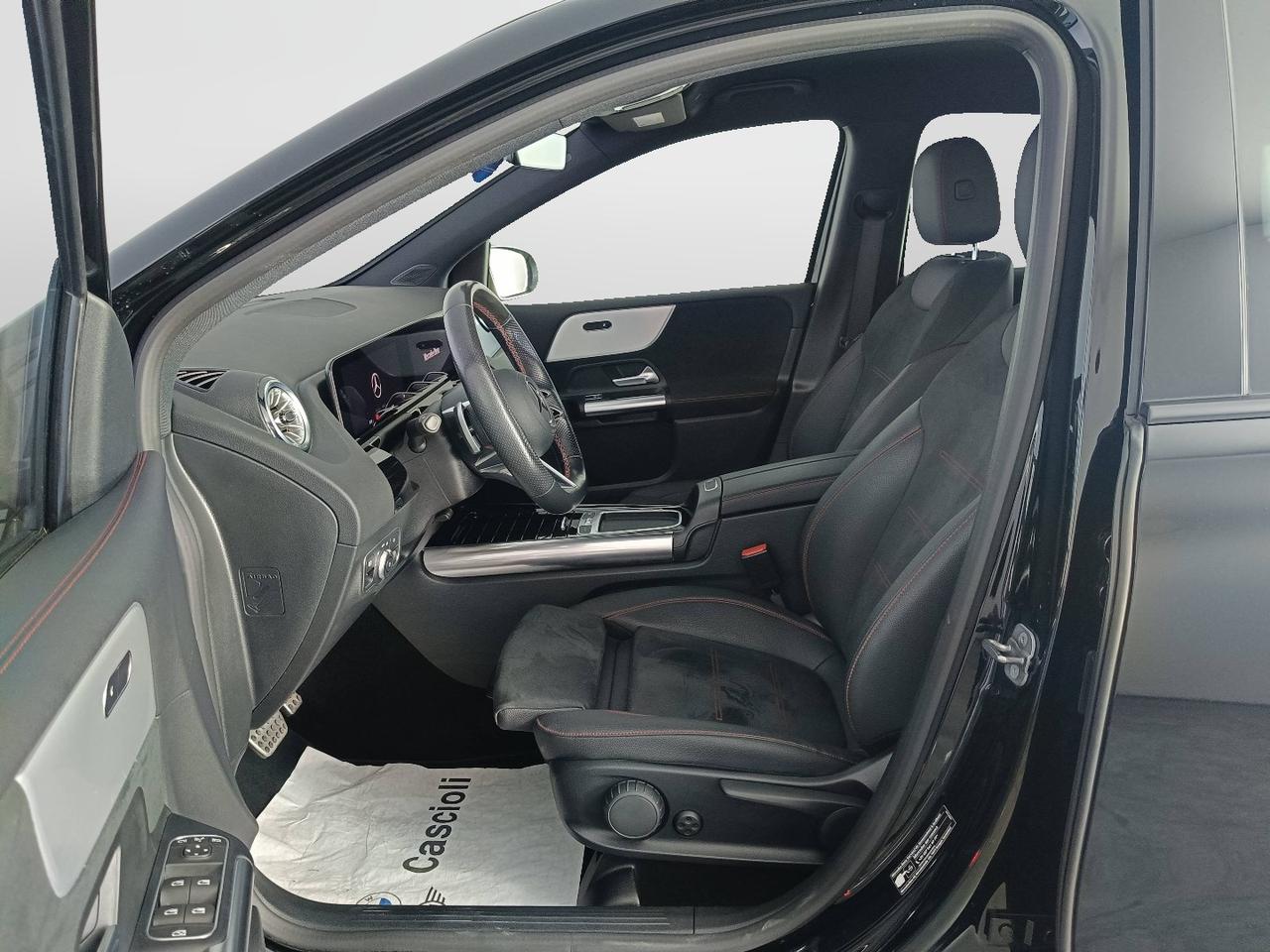 Mercedes-Benz Classe B - W247 2023 - B 180 d AMG Line Premium auto
