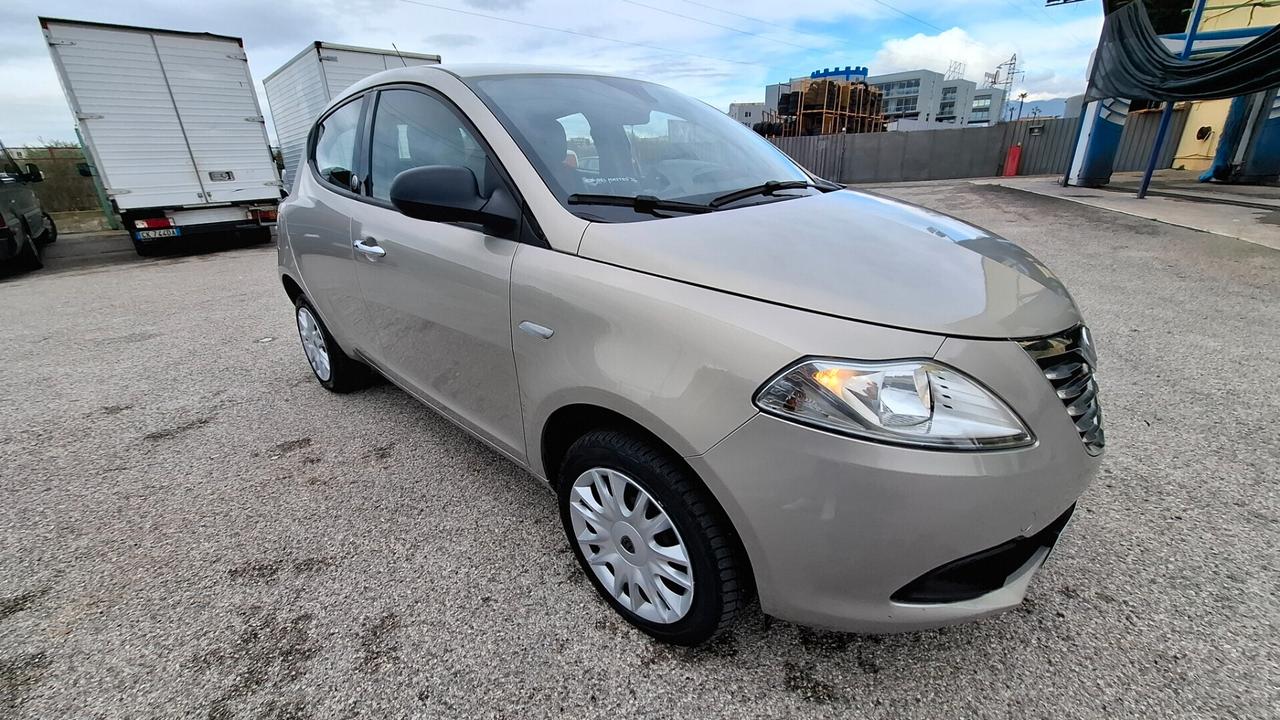 Lancia Ypsilon 0.9 TwinAir 85 CV 5 porte Metano Ecochic Gold