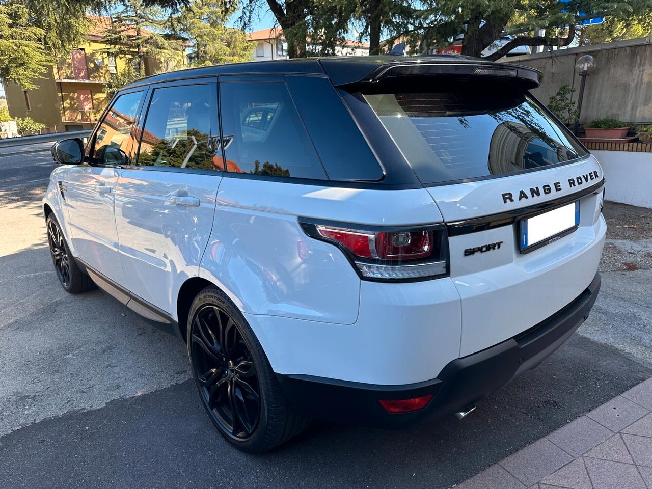 Land Rover Range Rover Sport Range Rover Sport 3.0 TDV6 HSE Dynamic PANORAMA / R22 / AIR SUSPENSION